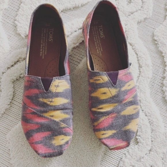 TOMS Classic Pink Multi Canvas Ikat Alpargatas - Picture 3 of 6